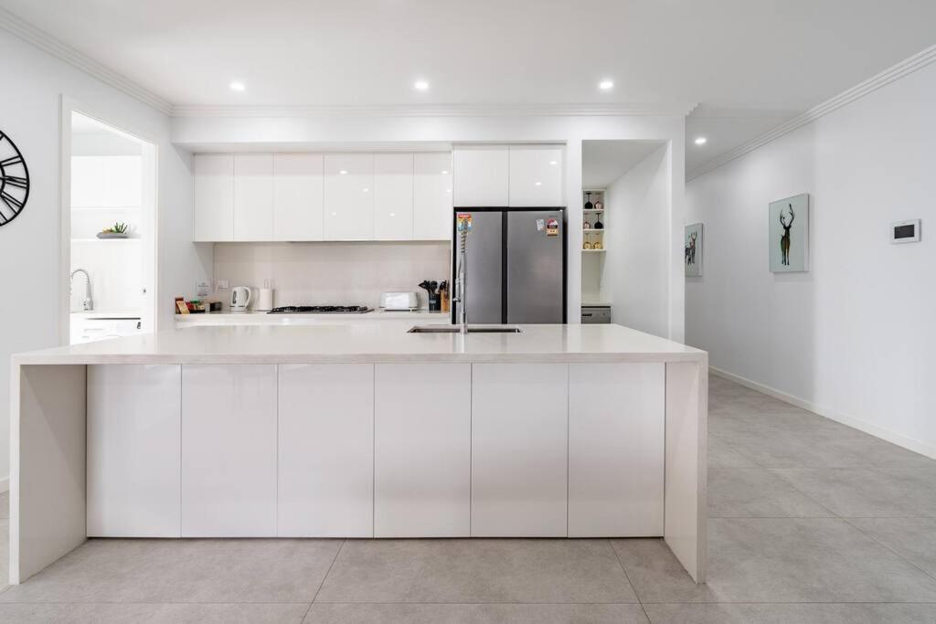 Neat 4 Bedroom In Catherine Fields Narellan Exterior foto